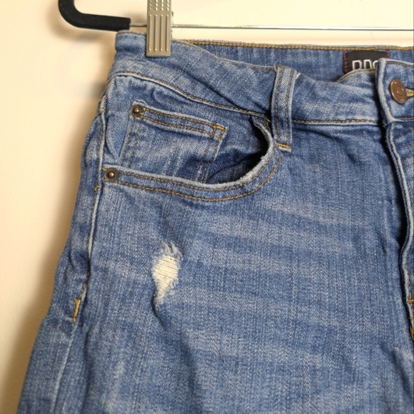 BDG Urban Outfitters Kick Flare High Rise Cropped Raw Hem Distressed Jeans  28 - Picture 4 of 11